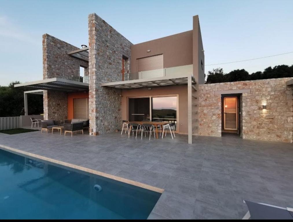 Villa Chryso, Platanias